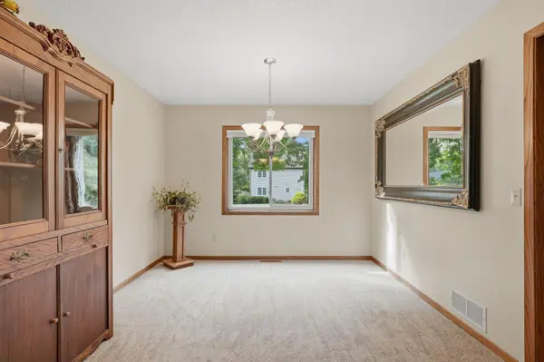 9445 Hillingdon RD, Woodbury, MN 55125