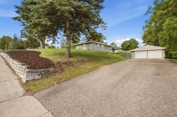 3900 W 113th ST, Bloomington, MN 55437