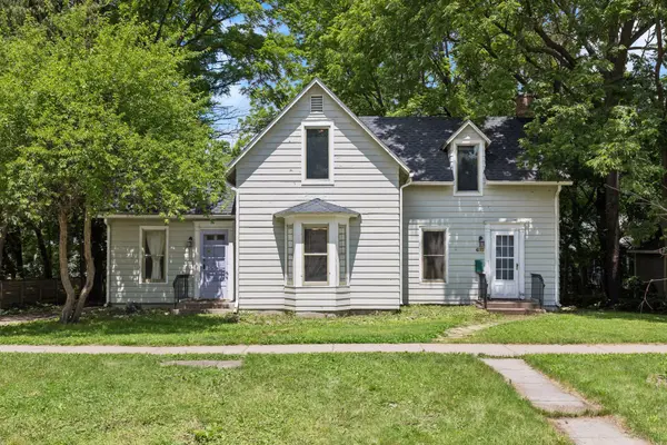 615 2nd ST E, Northfield, MN 55057