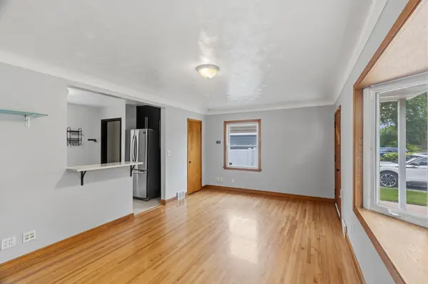 2711 5th AVE E, North Saint Paul, MN 55109