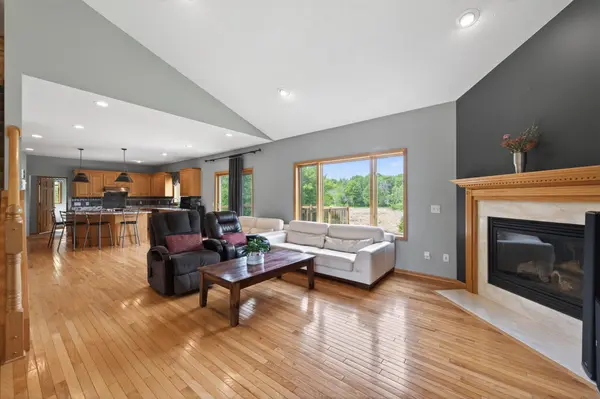 1511 Oakview CT, Hugo, MN 55038