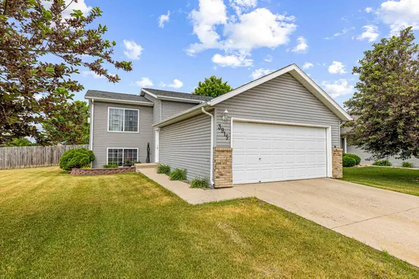 3915 34th ST S, Fargo, ND 58104