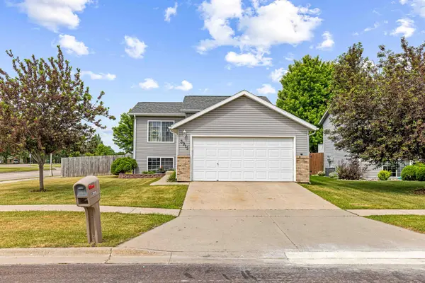 3915 34th ST S, Fargo, ND 58104