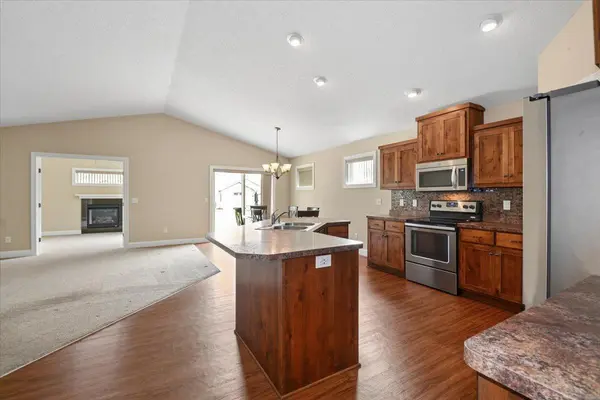 10103 180th AVE NW, Elk River, MN 55330
