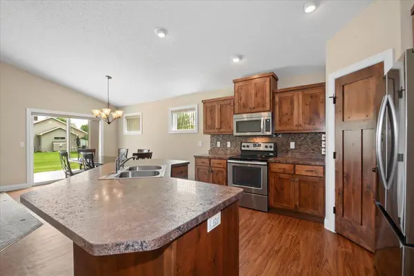 10103 180th AVE NW, Elk River, MN 55330