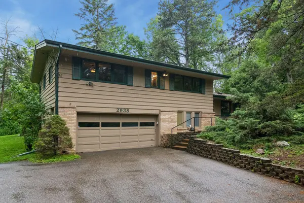 2938 Oak Lea DR, Minnetonka, MN 55391