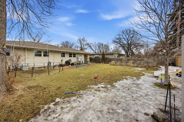 90 25th AVE N, Fargo, ND 58102