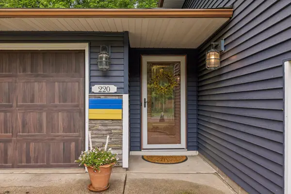 220 Edgewood AVE, Stillwater, MN 55082