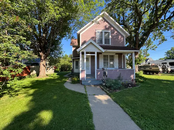 218 W Jewell AVE, Lake City, MN 55041
