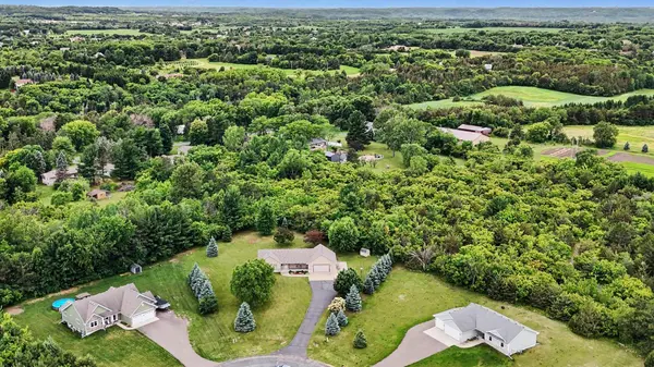 519 Edie CT, Hudson, WI 54016