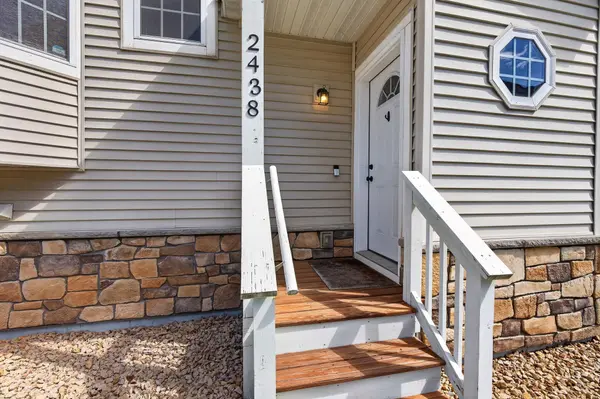 2438 Foxglove CIR, Hudson, WI 54016