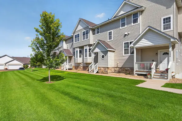 2438 Foxglove CIR, Hudson, WI 54016