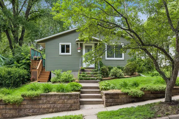 285 Deubener PL, Saint Paul, MN 55105