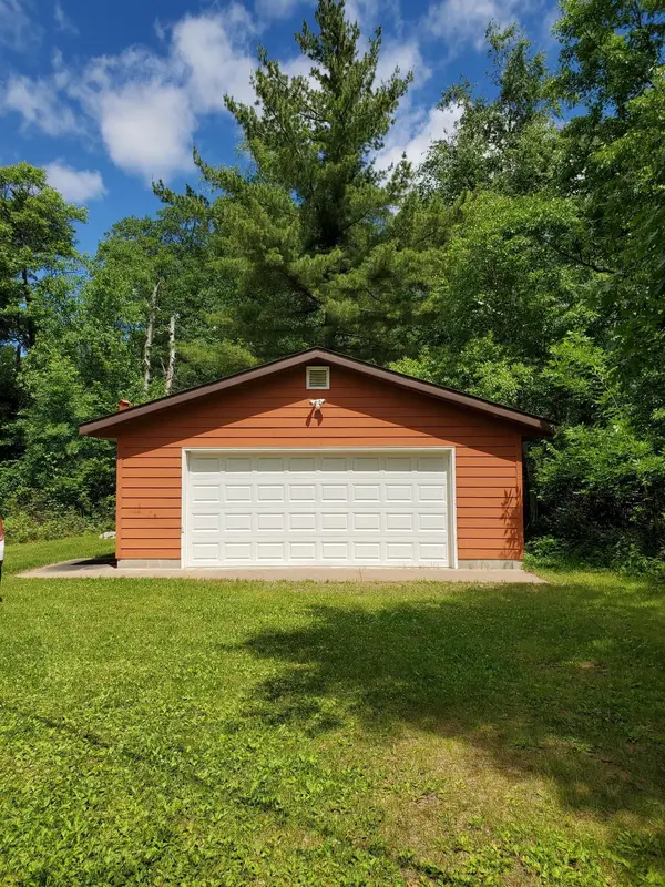 9308 Ossawinnamakee RD, Pequot Lakes, MN 56472