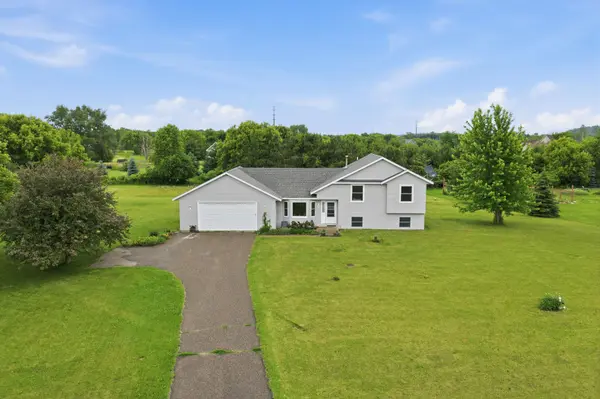 682 Old Hopkins PL, Hudson, WI 54016