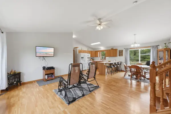 682 Old Hopkins PL, Hudson, WI 54016