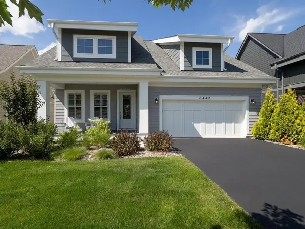 6442 Timber Arch DR, Chaska, MN 55318