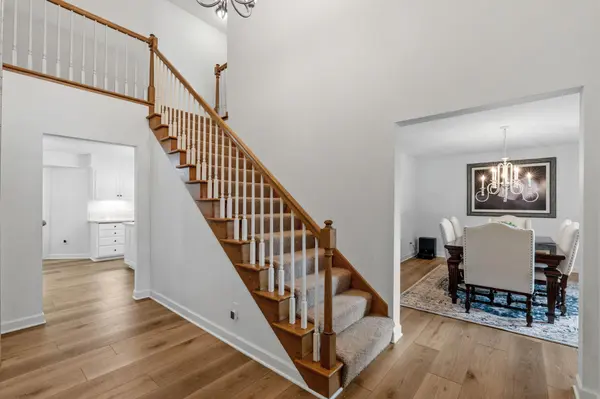 1315 Donegal DR, Woodbury, MN 55125
