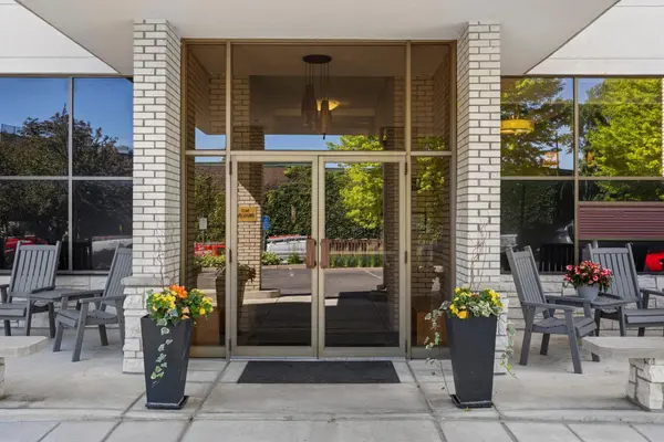 4075 W 51st ST #204, Edina, MN 55424