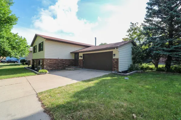 1420 S 23rd ST S, Fargo, ND 58103