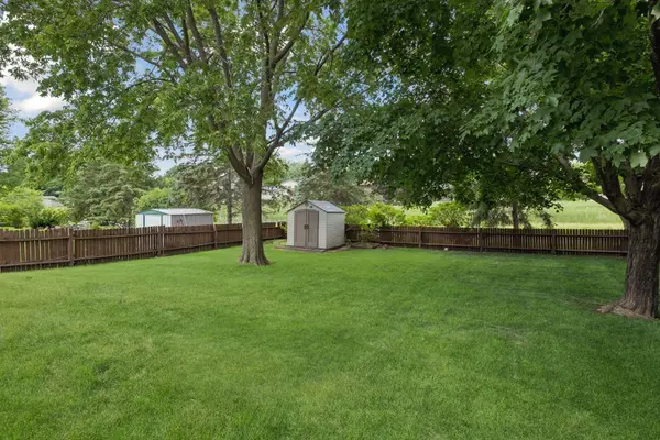 5524 W 137th ST, Savage, MN 55378