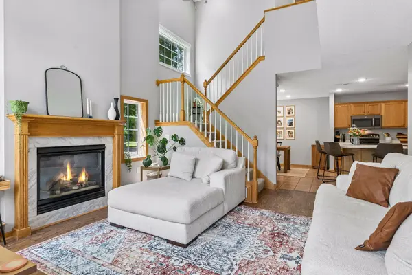 2331 Oakridge CIR, Hudson, WI 54016