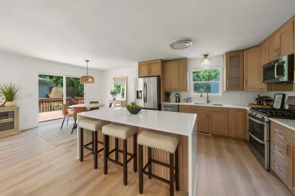 12903 Apple View LN, Burnsville, MN 55337
