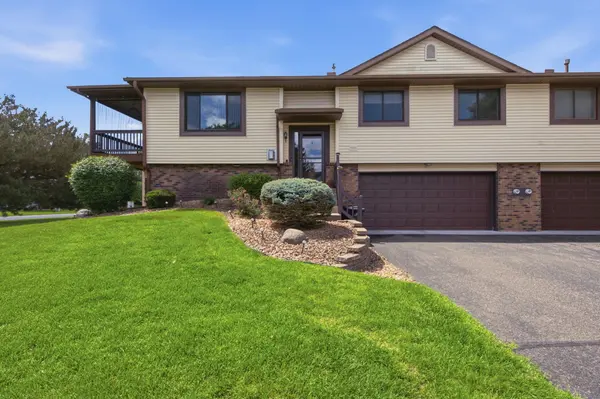 5591 Donegal DR, Shoreview, MN 55126