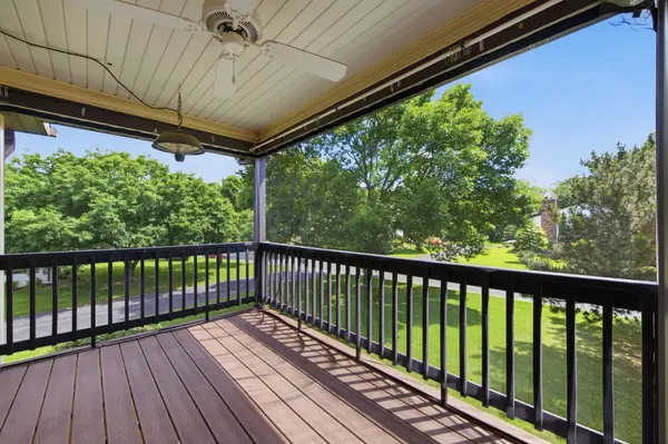 5591 Donegal DR, Shoreview, MN 55126