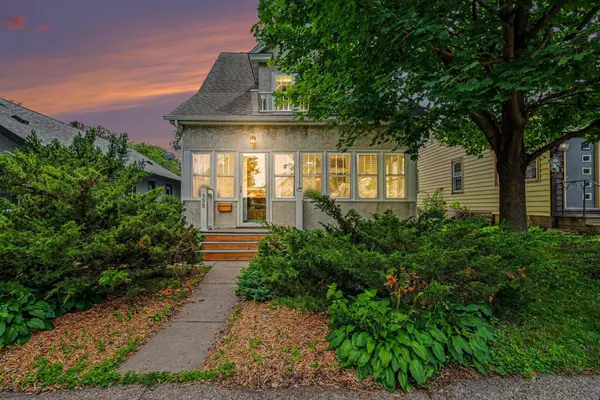 998 Minnehaha AVE W, Saint Paul, MN 55104