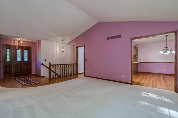 377 Carol CT, Mankato, MN 56003