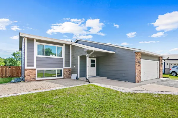 13693 Hidden Creek DR, Andover, MN 55304