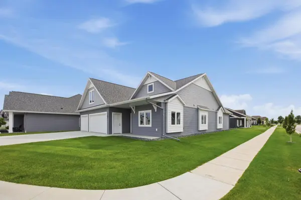 4881 Bluebell LOOP S, Fargo, ND 58104