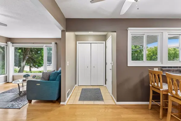 5616 W 78th ST, Edina, MN 55439