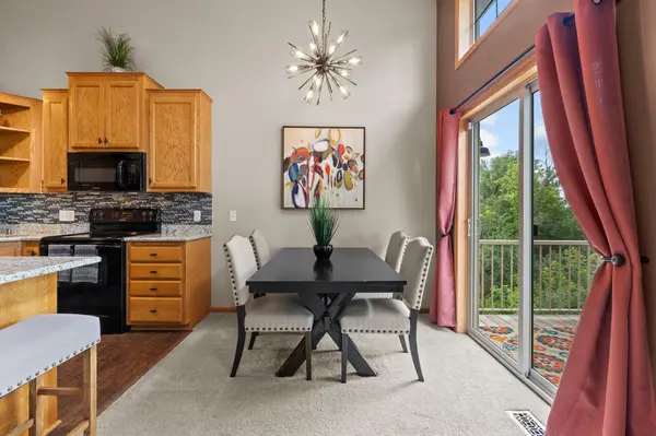 8374 Cedarview CIR, Savage, MN 55378
