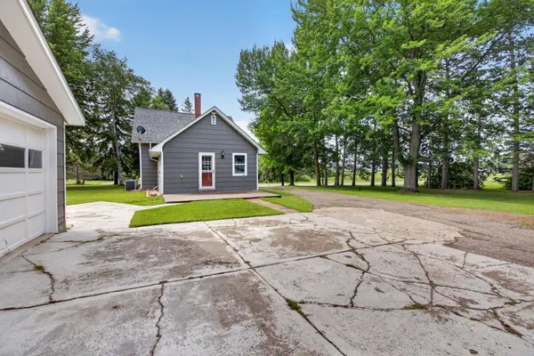 500 8th ST SE, Braham, MN 55006