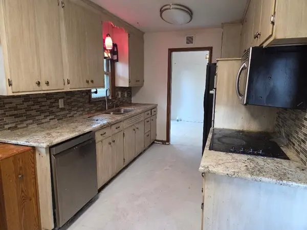 6413 Toledo AVE N, Brooklyn Center, MN 55429