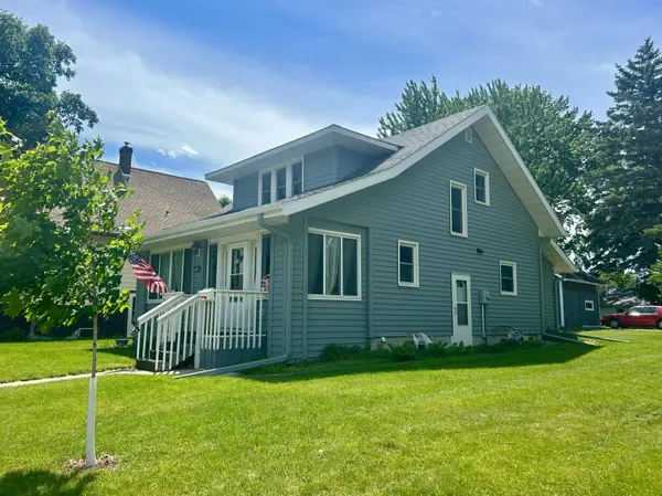 706 Franklin ST SW, Hutchinson, MN 55350