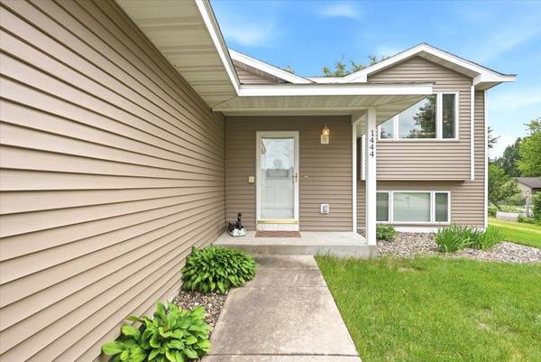 1444 Lokhorst ST, Baldwin, WI 54002