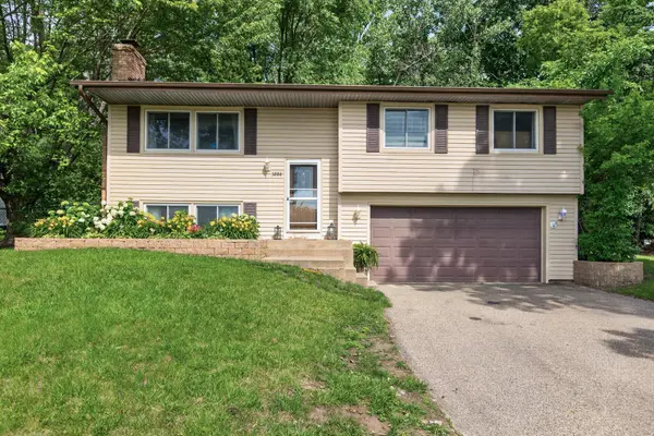 3884 Calcite DR, Eagan, MN 55122