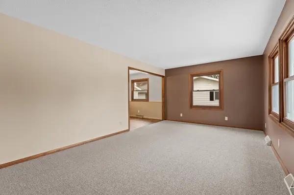 511 6th ST NE, Stewartville, MN 55976