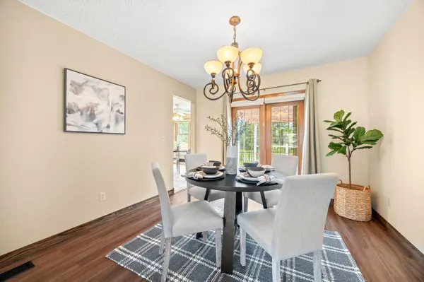 662 Pinewood DR, Shoreview, MN 55126