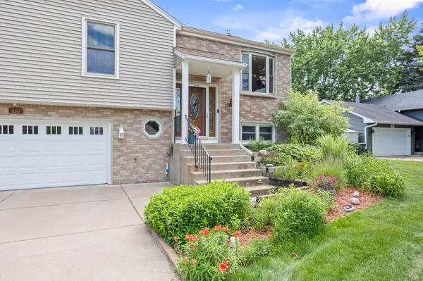 662 Pinewood DR, Shoreview, MN 55126