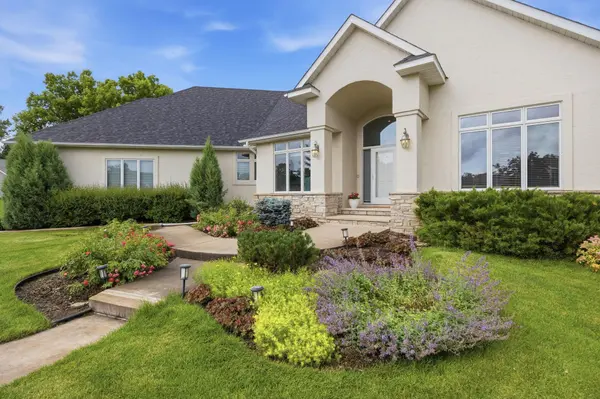 1040 Bayside LN, Mound, MN 55364