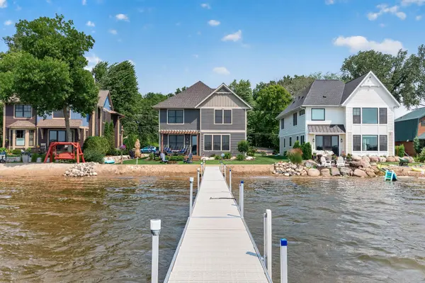 7769 N Shore CIR N, Forest Lake, MN 55025