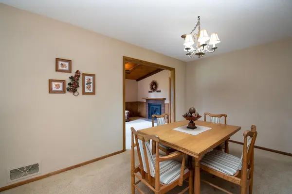 1808 Sunray AVE, Mankato, MN 56001