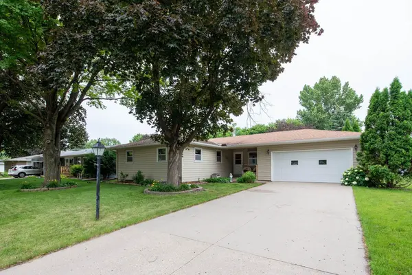 1808 Sunray AVE, Mankato, MN 56001