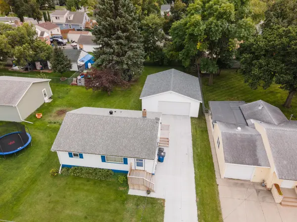1325 8th AVE N, Moorhead, MN 56560
