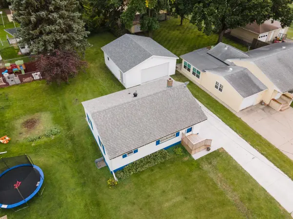 1325 8th AVE N, Moorhead, MN 56560