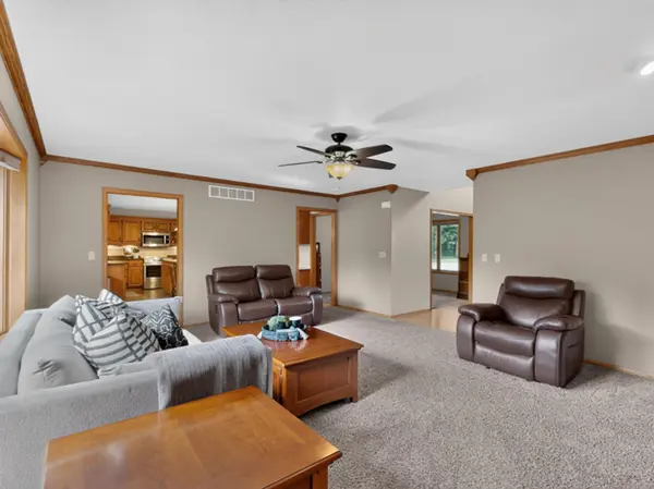 7255 Hollyford LN NW, Rochester, MN 55901